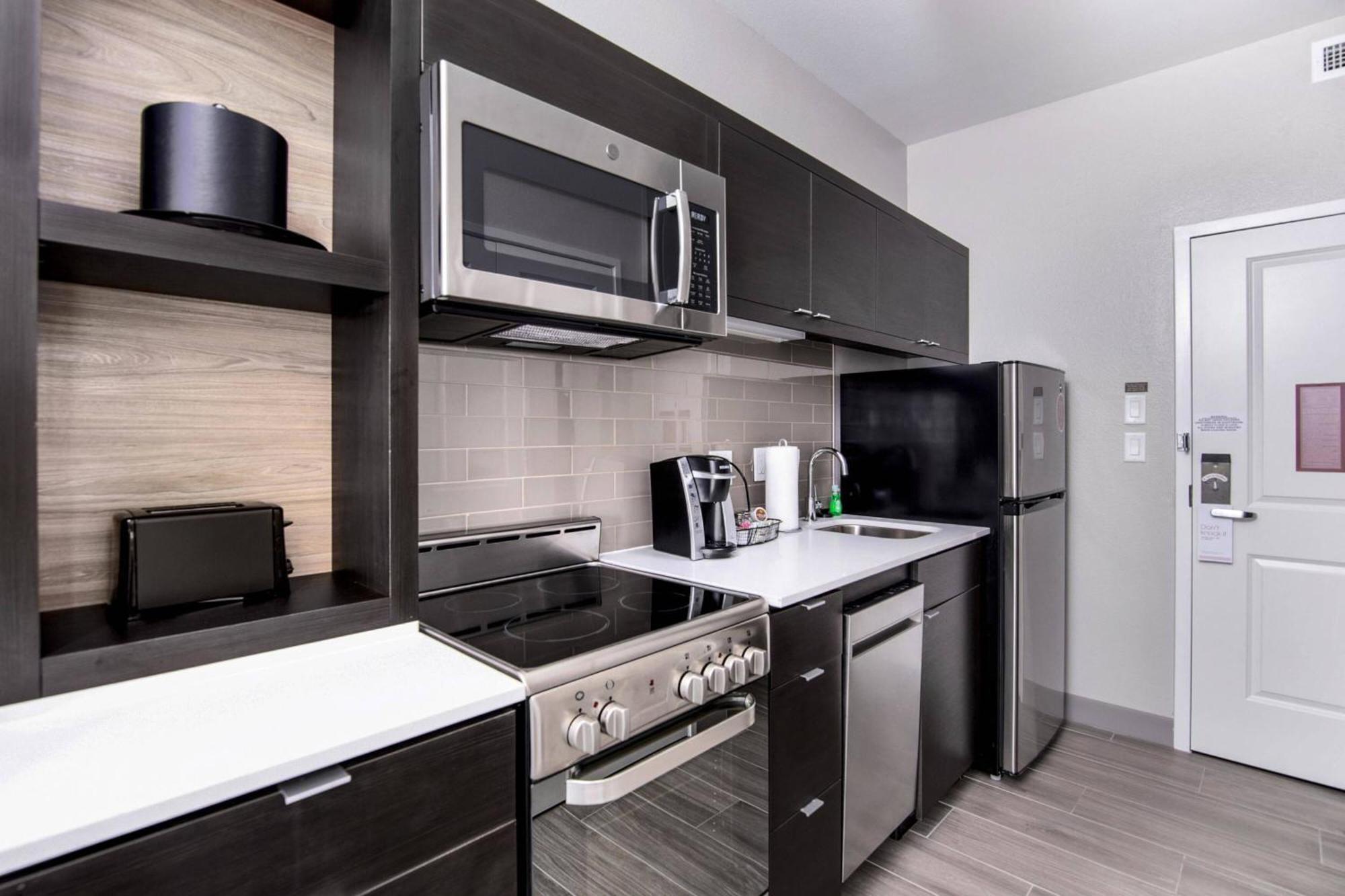 Towneplace Suites By Marriott Houston Hobby Airport Eksteriør billede